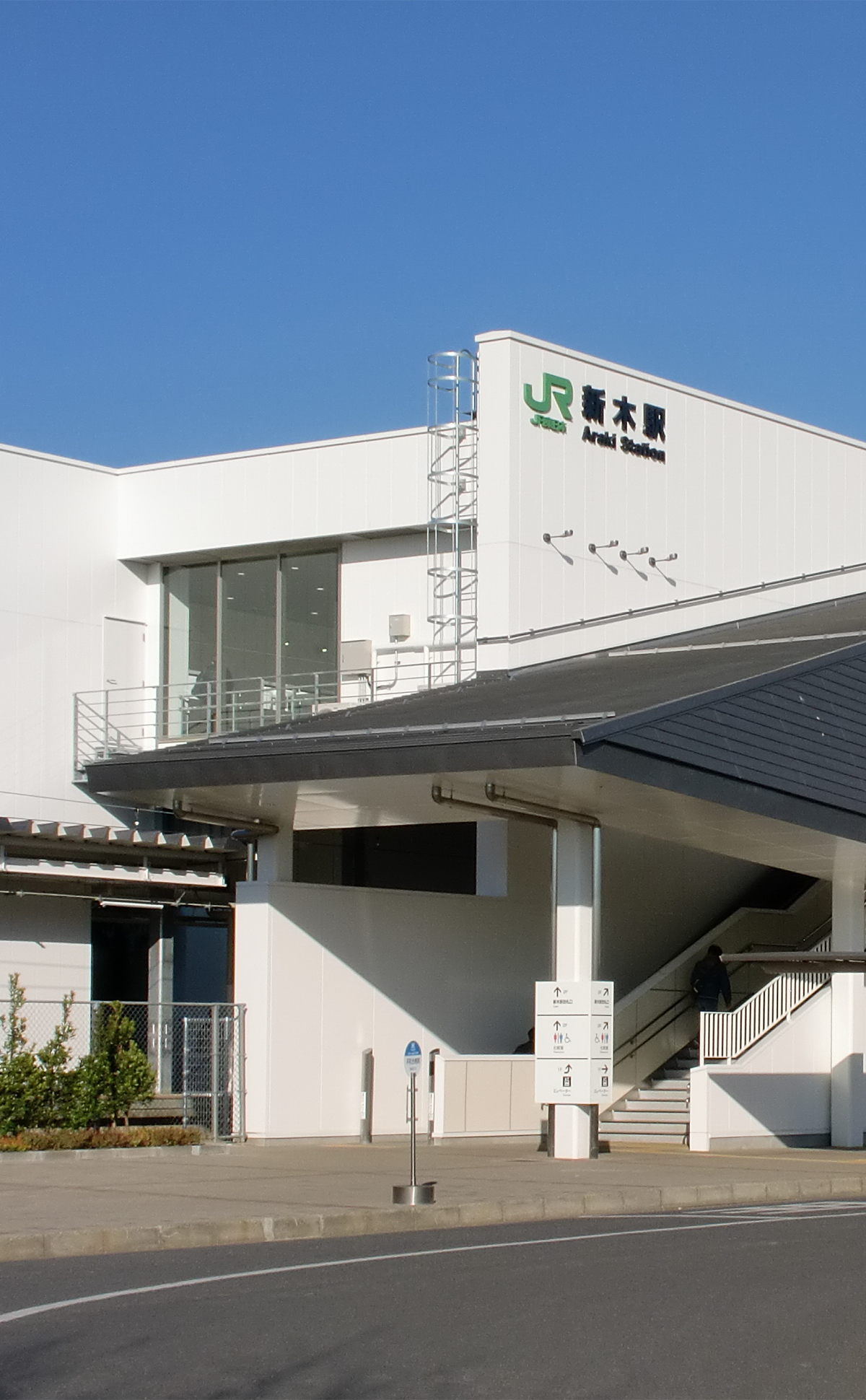 瀧澤建材株式会社｜金属製サッシやドア、手摺、笠木、庇などの制作・施工